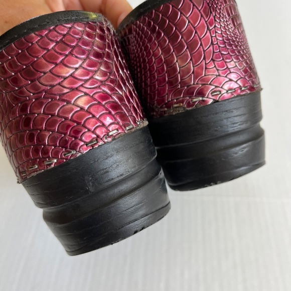 Sanita Clogs Sz 7 in USA Leather Metallic Danish Fuchsia Slip On Shoes - Picture 5 of 10